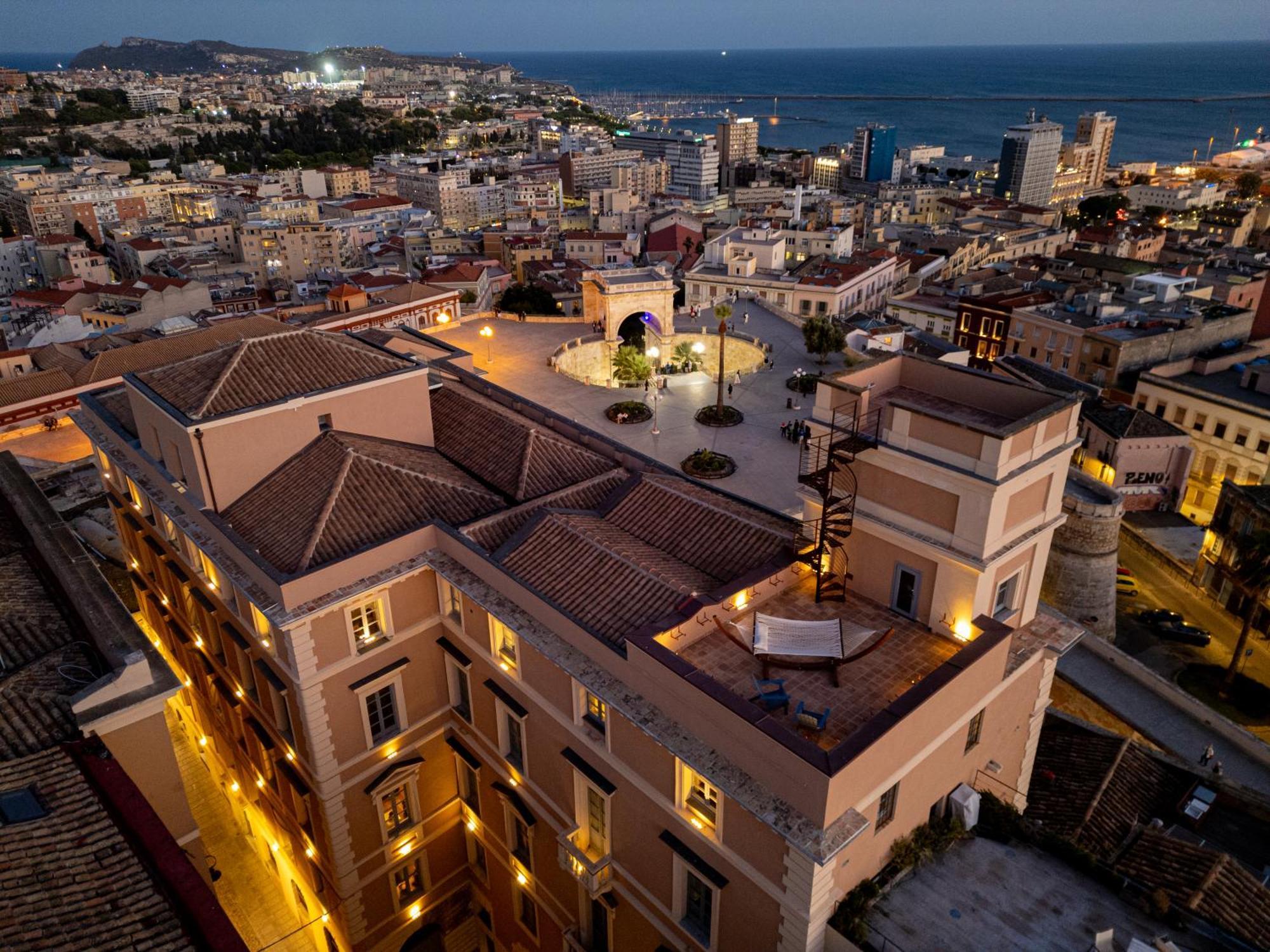 卡利亚里 Palazzo Boyl 1840酒店 外观 照片